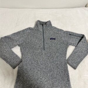 Patagonia women’s gray quarter zip pullover